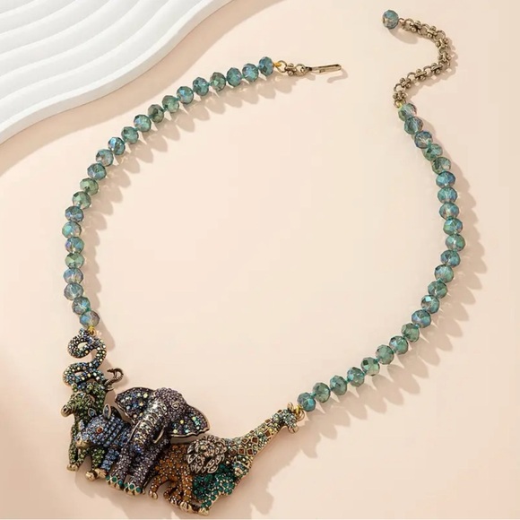 COLORFUL ANIMAL RHINESTONE GLASSES BEADED STATEMENT NECKLACE - Picture 3 of 7